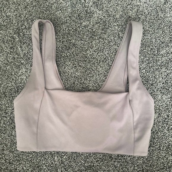 PINK Victoria's Secret Light Purple Sports Bra - Picture 1 of 4